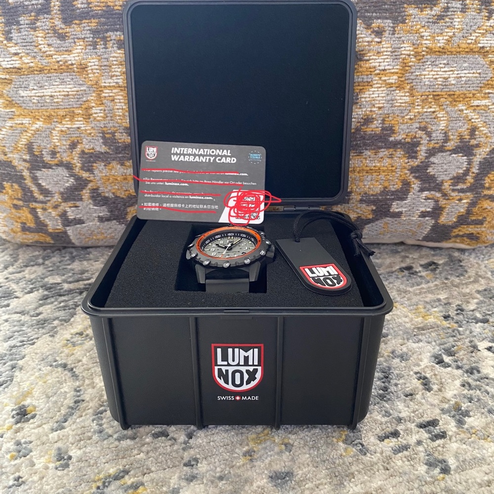 Luminox series 3300